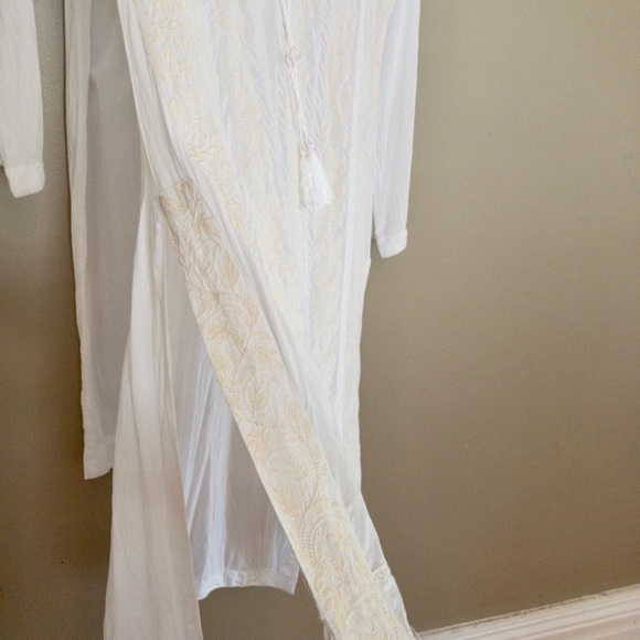 White Indian style dress and pants - Picture 4 of 5